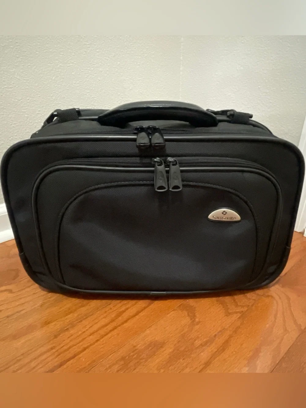 Samsonite silhouette carry